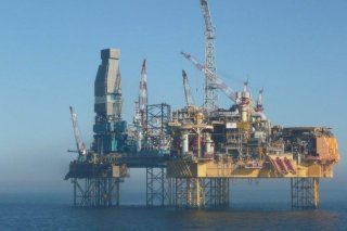 La progression ininterrompue de la production et le ralentissement de la demande va accroître au cours des prochaines années l'excédent d'offre en hydrocarbures. (archives) KEYSTONE/EPA/TOTAL E&P UK / HANDOUT